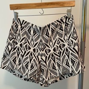 Anthropologie Black and White Print Short